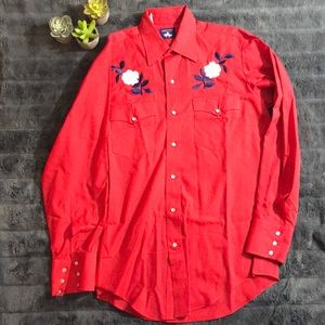Vintage embroidered cowboy style shirt!
